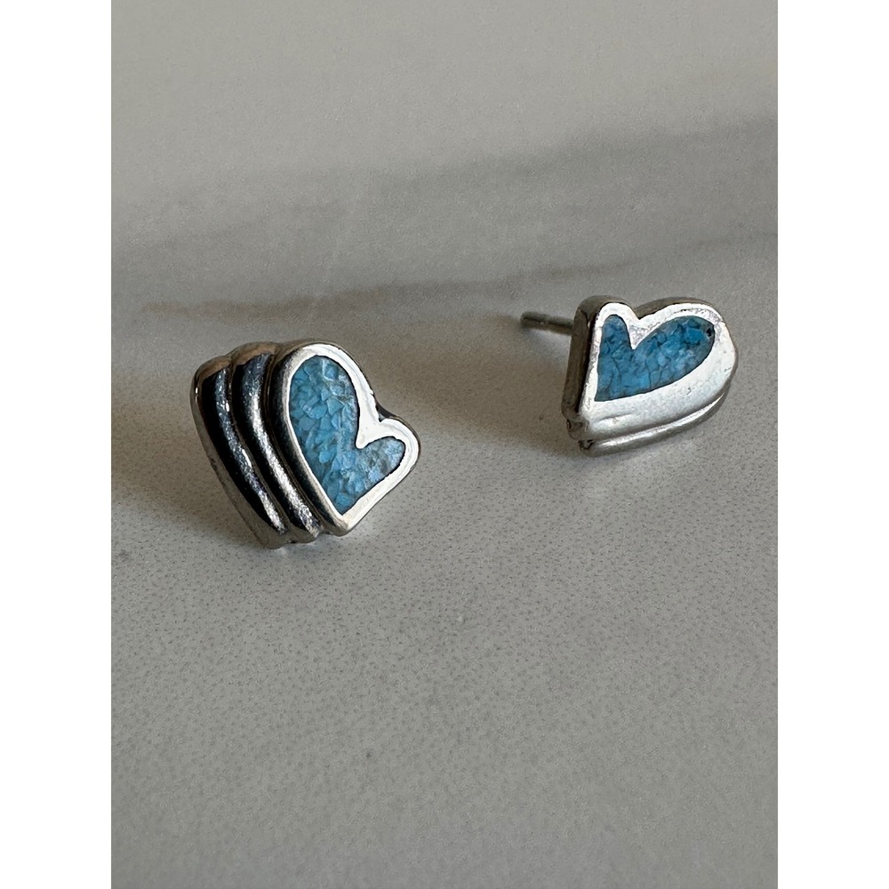 925 Sterling Silver Crushed Turquoise‎ Inlay Heart Stud Earrings Southwestern